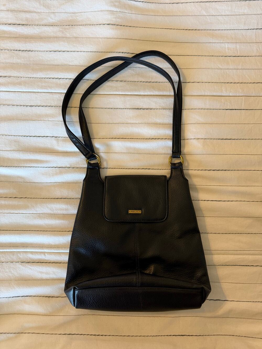 Relic black shoulder bag purse gold hard wear